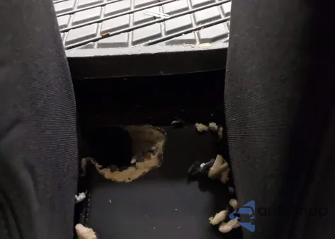 2012 Volvo C30 T5/T5 Platinum/T5 Premier Plus/T5 R-Design/T5 R-Design Platinum/T5 R-Design Premier Plus из США, поврежденный, VIN YV1672MK1C2281063